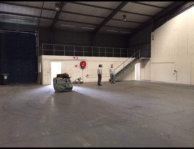 360M² FACTORY TO LET IN PAROW CENTRAL